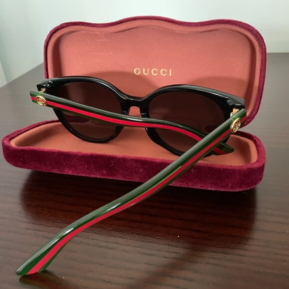 Gucci Round Frame Sunglasses - Picture 2 of 4